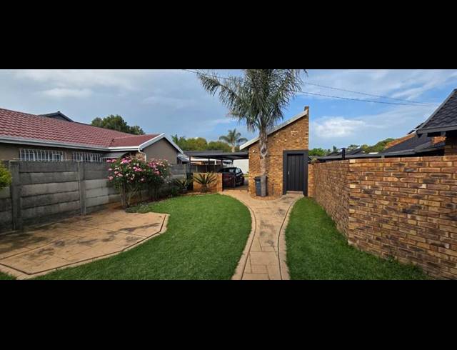 2 BEDROOM HOUSE FOR SALE IN DALVIEW